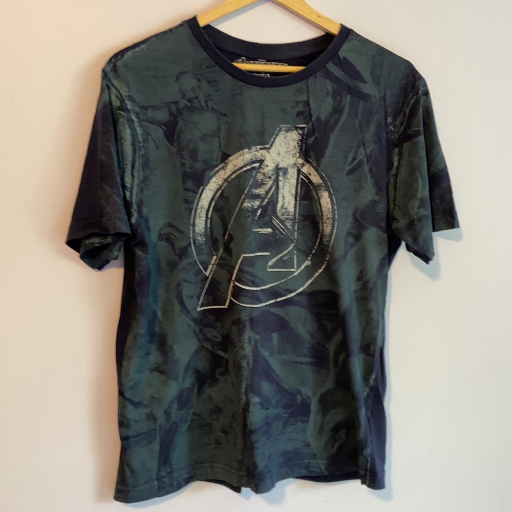 Mens Shirt Marvel Avengers Men’s Medium Tee Shirt Logo